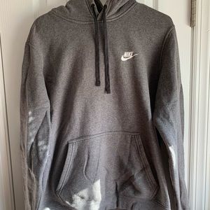 NIKE SWEATER SIZE MEDIUM